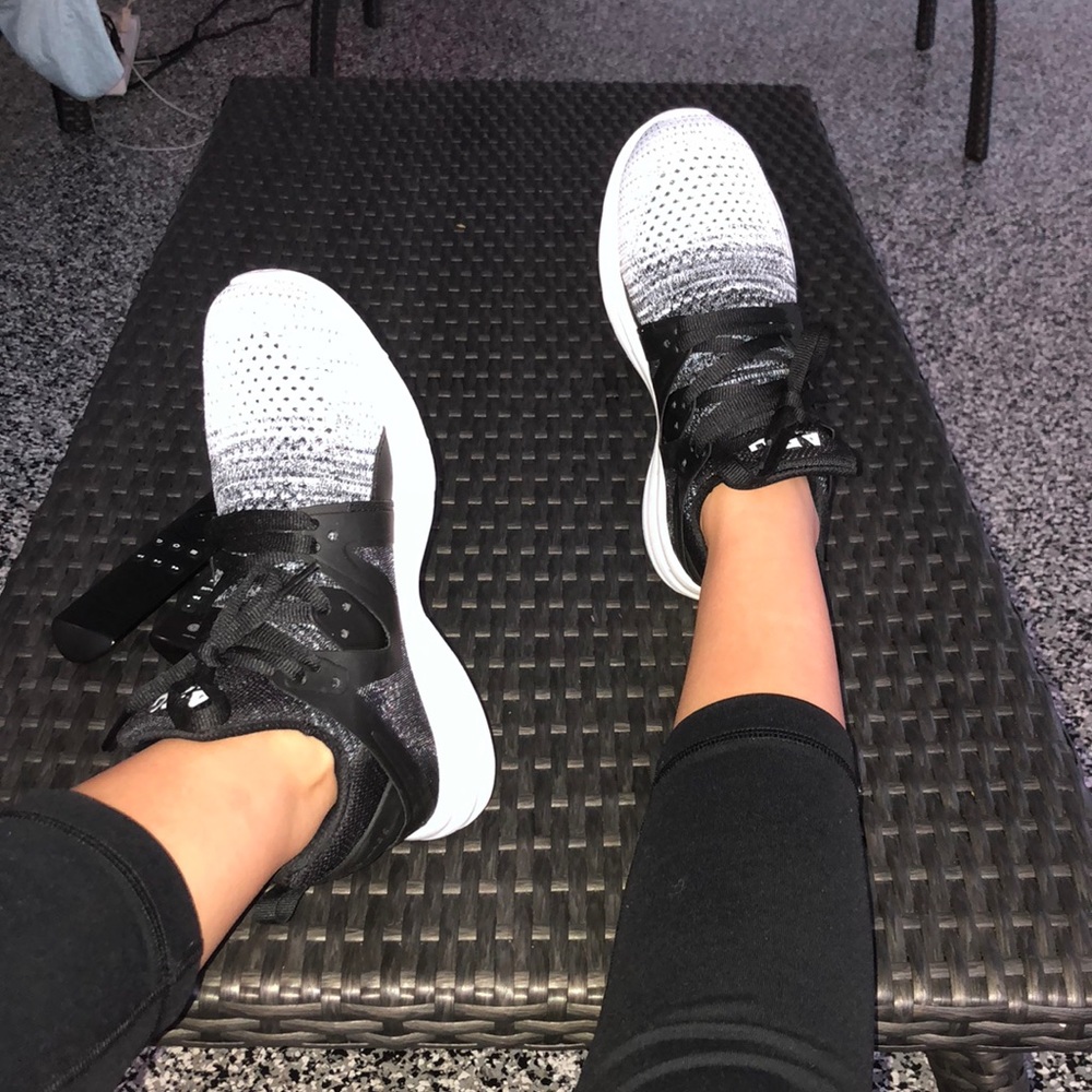 APLS size 6 worn twice! Perfect condition